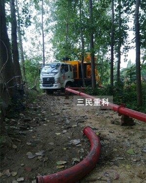 攪拌車載泵湖南岳陽山區(qū)民房建設